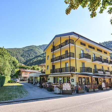 Hotel Sport Pieve Di Ledro Kültér fotó