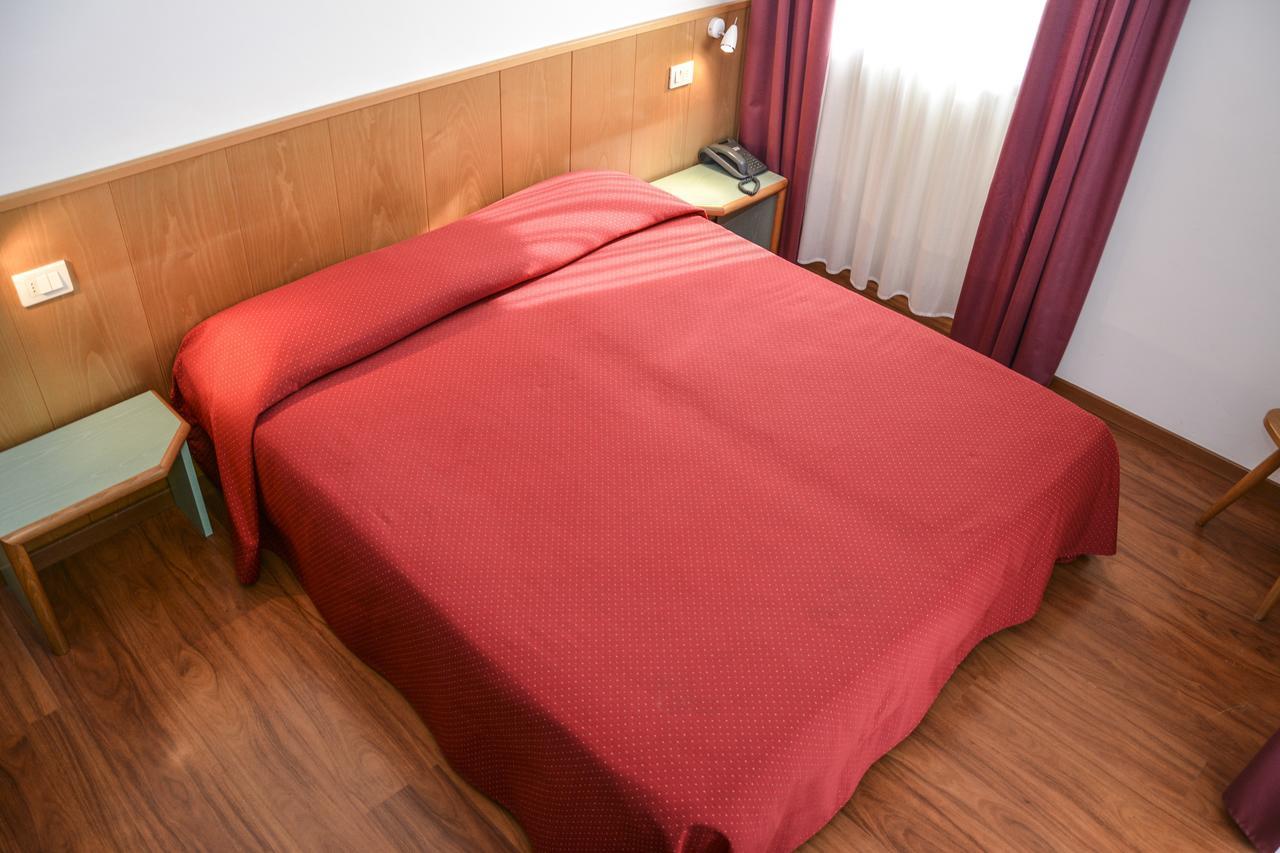 Hotel Sport Pieve Di Ledro Kültér fotó